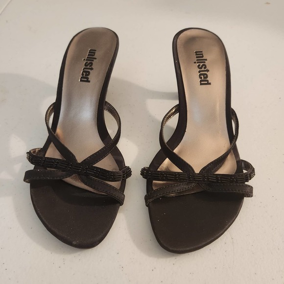 Unlisted by Kenneth Cole Black Slip on Shoe 2" kitty heel size 7 - Picture 1 of 9